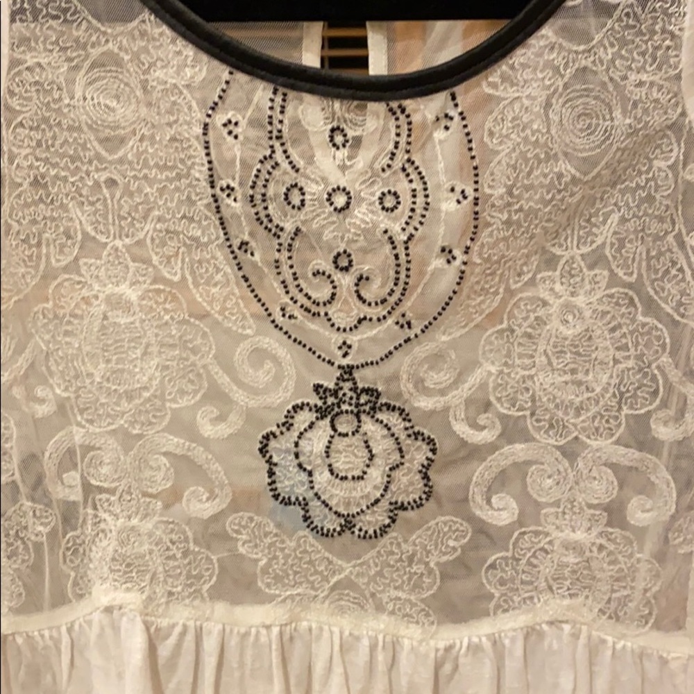 LACE PEPLUM TOP - Picture 3 of 4